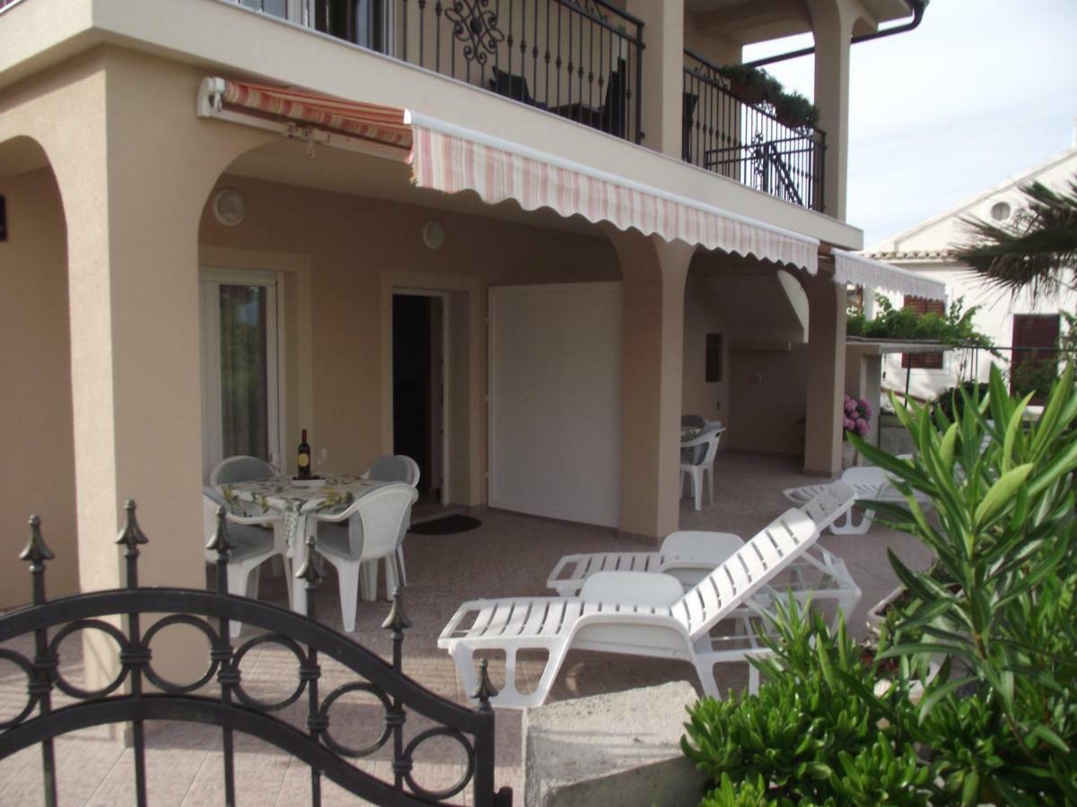 Apartments Dajana Silo Εξωτερικό φωτογραφία